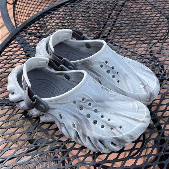 CROCS Echo Marbled Clog Marble Gray and White / Moonlight Clogs Size 8 Junior